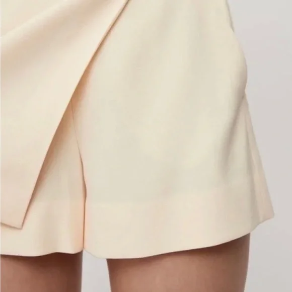 Aritzia Babaton Hikaru Skort Skirt Shorts Crepe Yellow Size 6 - Picture 4 of 9